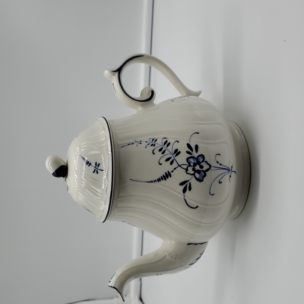 Villeroy & Boch teapot